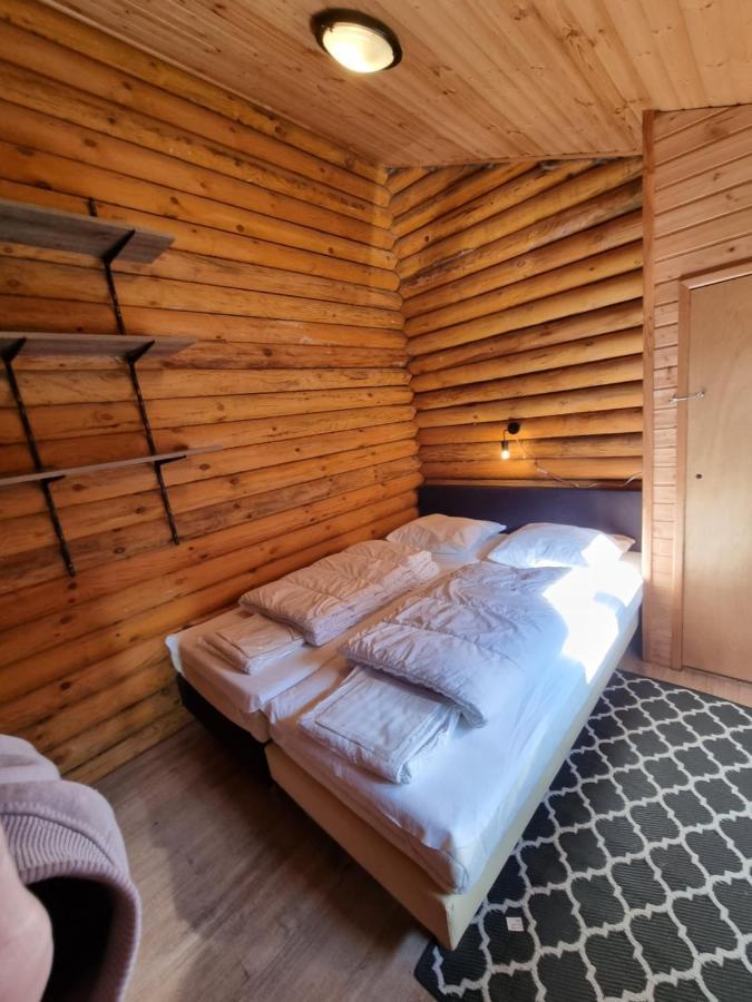 Finse Woning Op Camping De Tulpenweide Breezand Exterior foto