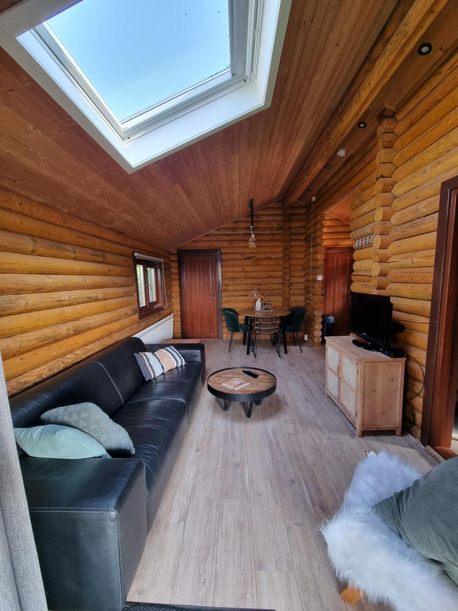 Finse Woning Op Camping De Tulpenweide Breezand Exterior foto